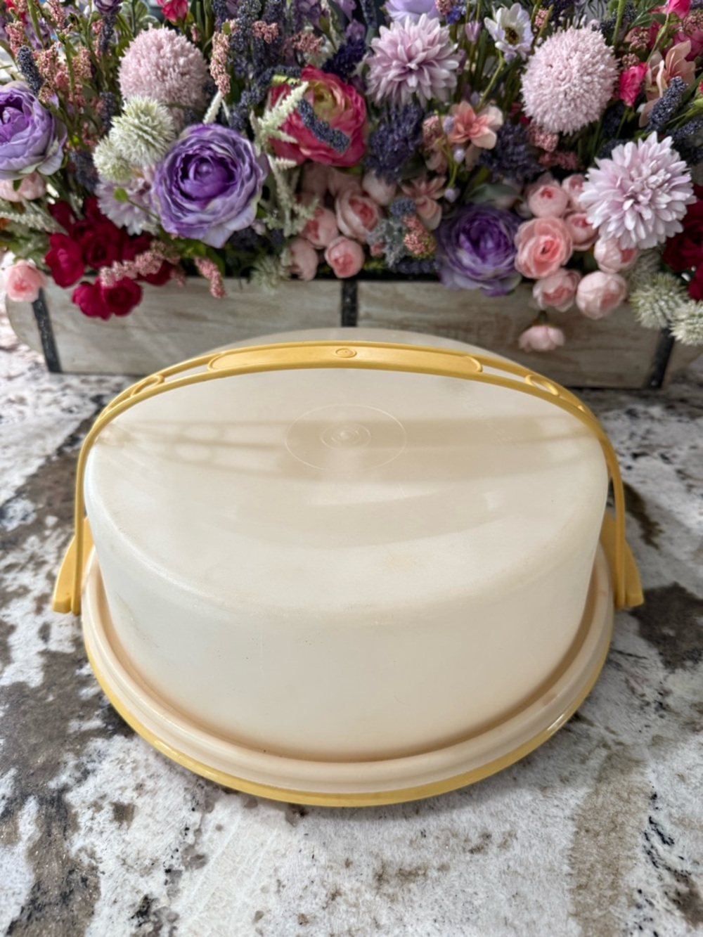 Vintage Tupperware Cake Carrier Round with Yellow Handle